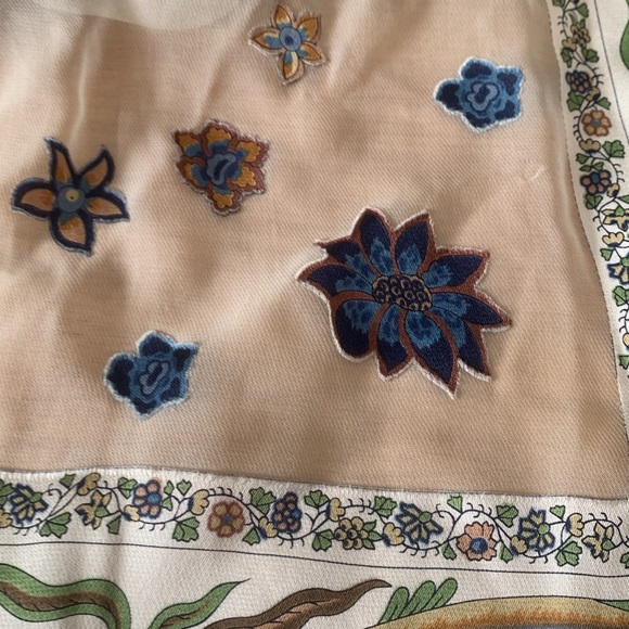 Liberty Stunning Floral Scarf Silk Blend Burnout Rectangle White Blue Tan EUC - Picture 4 of 9